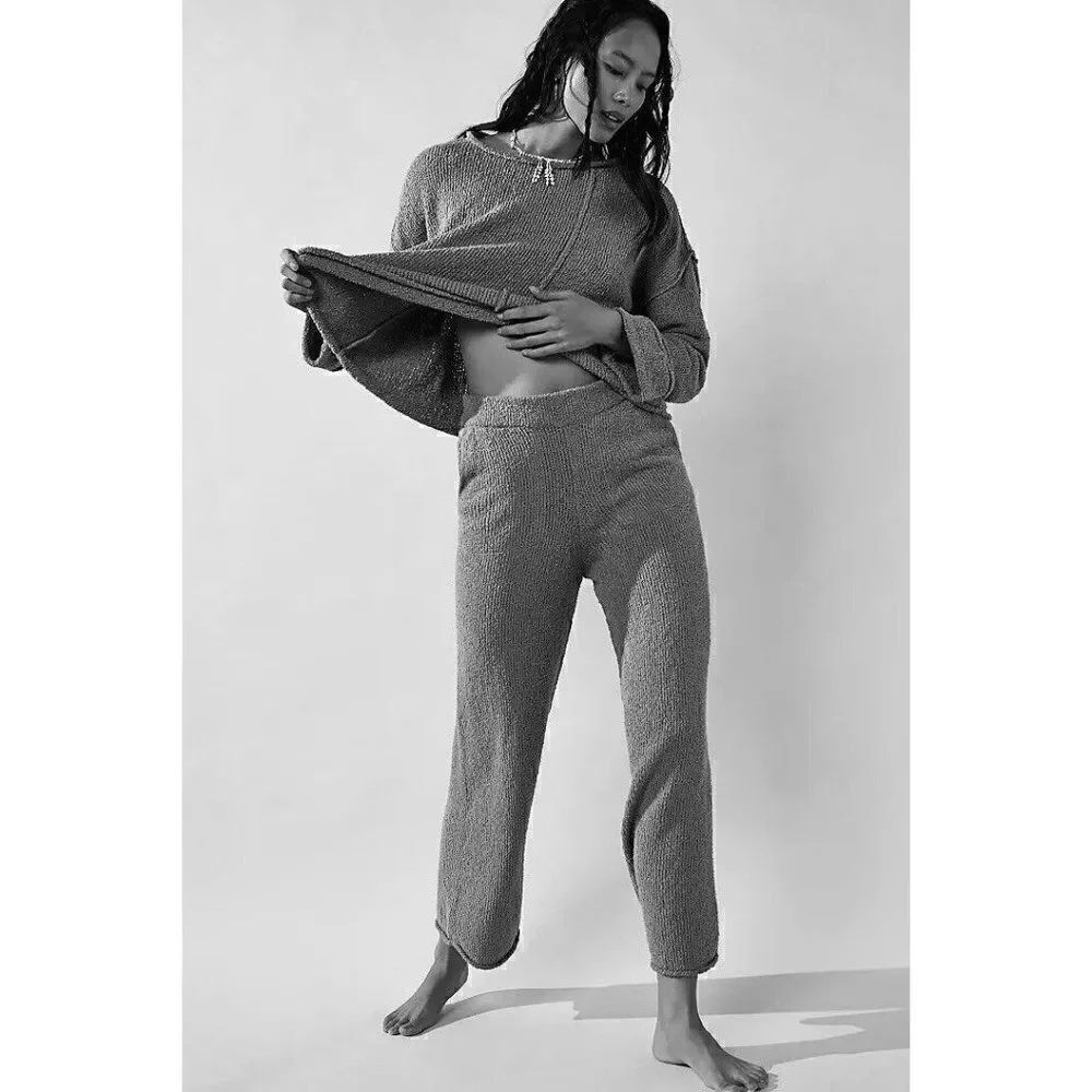 NWT FREE PEOPLE Sz XS DUNES SWEATER SET 2 PIECE PULLOVER & PANT SET IN BLACK